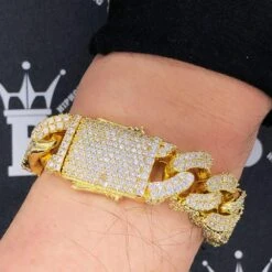 17MM 3D Cuban Link VVS Iced Out Hip Hop Bracelet -Jewelry Sales Store 17mm 3d cuban link vvs iced out hip hop bracelet yellow gold 8 hiphopbling 531498